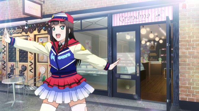 グランマのクレープ店前